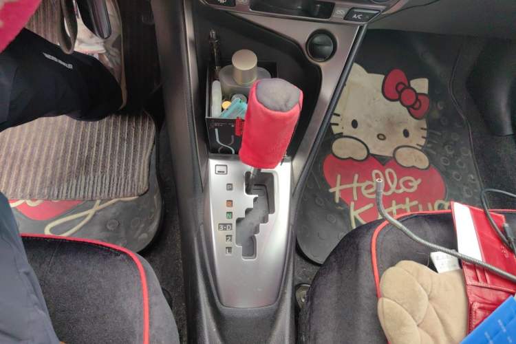 Used Toyota YARiS L Zhi Xuan 2014 1.5G Automatic Xuan Dong Edition Gear Lever