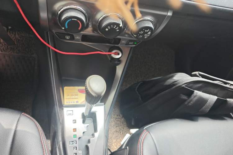 Used Toyota YARiS L Zhi Xuan 2014 1.5G Automatic Xuan Dong Edition Gear Lever