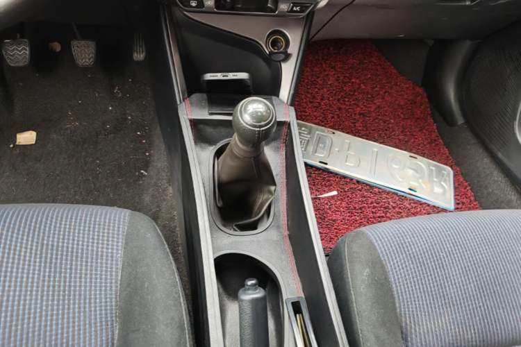 Used Toyota YARiS L Zhi Xuan 2014 1.3L Manual Dynamic Edition Gear Lever