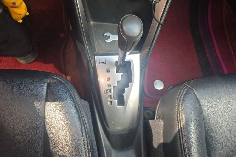 Used Toyota YARiS L Zhi Xuan 2014 1.5G Automatic Xuan Dong Edition Gear Lever