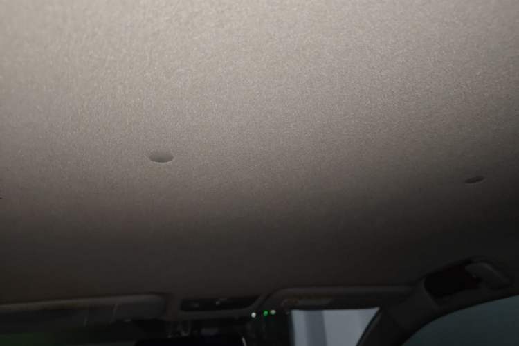 Used Toyota YARiS L Zhi Xuan 2014 1.5G Automatic Xuan Dong Edition Headliner
