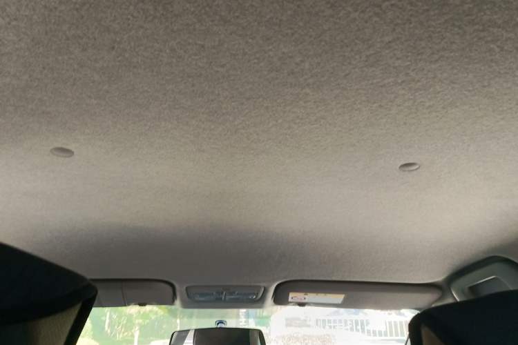 Used Toyota YARiS L Zhi Xuan 2014 1.5G Automatic Xuan Dong Edition Headliner