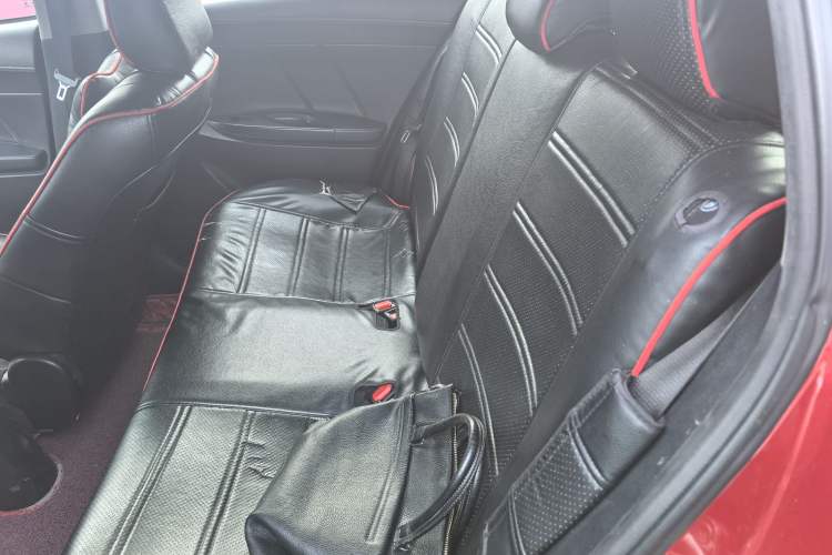 Used Toyota YARiS L Zhi Xuan 2014 1.3E Manual Charm Edition Interior 5