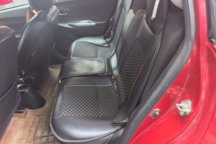 Used Toyota YARiS L Zhi Xuan 2014 1.3E Manual Charm Edition Left Rear Seat