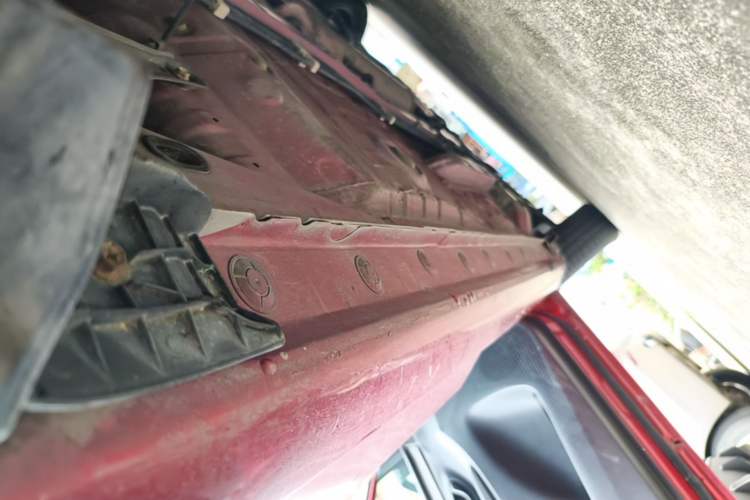 Used Toyota YARiS L Zhi Xuan 2014 1.3L Manual Dynamic Edition Left Side Sill
