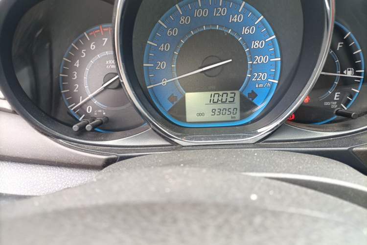 Used Toyota YARiS L Zhi Xuan 2014 1.3E Manual Charm Edition Odometer Close Up