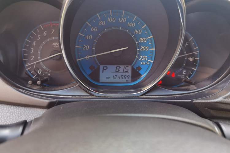 Used Toyota YARiS L Zhi Xuan 2014 1.3E Automatic Charm Edition Odometer Close Up