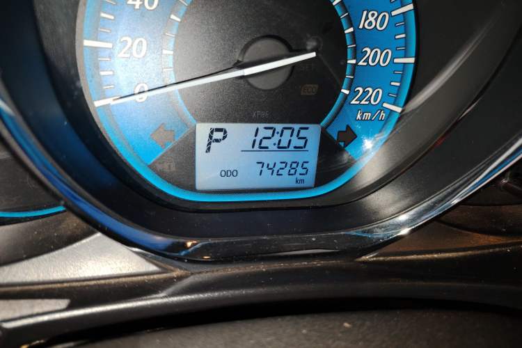 Used Toyota YARiS L Zhi Xuan 2014 1.5G Automatic Xuan Dong Edition Odometer Close Up