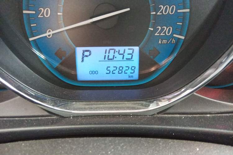 Used Toyota YARiS L Zhi Xuan 2014 1.3E Automatic Charm Edition Odometer Close Up