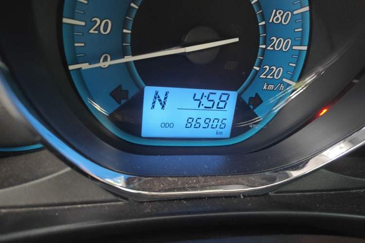 Used Toyota YARiS L Zhi Xuan 2014 1.5G Automatic Xuan Dong Edition Odometer Close Up