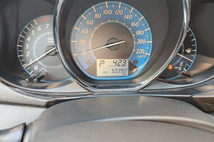 Used Toyota YARiS L Zhi Xuan 2014 1.3E Automatic Charm Edition Odometer Close Up