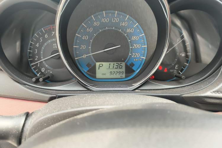 Used Toyota YARiS L Zhi Xuan 2014 1.3E Automatic Charm Edition Odometer Close Up