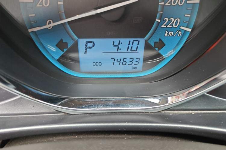 Used Toyota YARiS L Zhi Xuan 2014 1.5 GS Automatic Sharp Edition Odometer Close Up