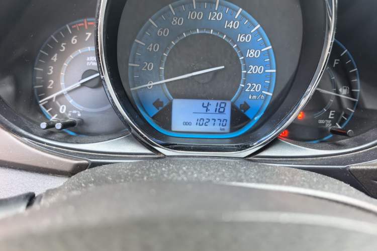Used Toyota YARiS L Zhi Xuan 2014 1.3E Manual Charm Edition Odometer Close Up