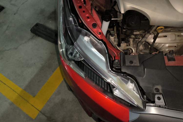 Used Toyota YARiS L Zhi Xuan 2014 1.5G Automatic Xuan Dong Edition Right Front Headlight