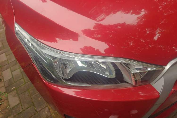 Used Toyota YARiS L Zhi Xuan 2014 1.5G Automatic Xuan Dong Edition Right Front Headlight