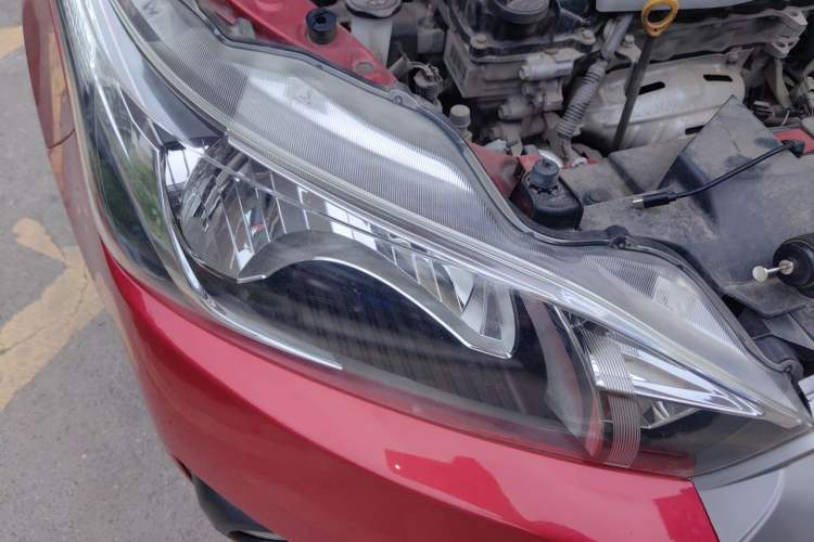 Used Toyota YARiS L Zhi Xuan 2014 1.5G Automatic Xuan Dong Edition Right Front Headlight