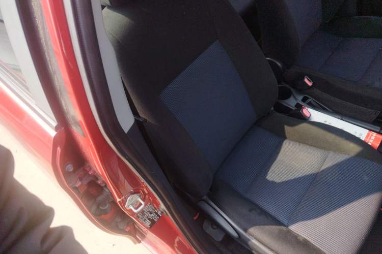 Used Toyota YARiS L Zhi Xuan 2014 1.3E Automatic Charm Edition Right Front Seat