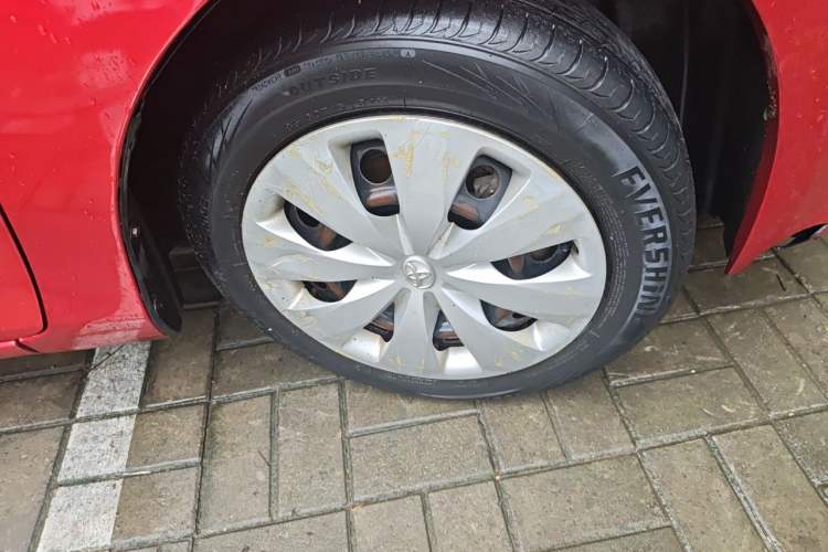 Used Toyota YARiS L Zhi Xuan 2014 1.3E Automatic Charm Edition Right Front Wheel Hub
