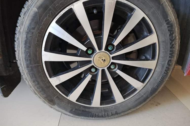 Used Toyota YARiS L Zhi Xuan 2014 1.3E Manual Charm Edition Right Front Wheel Hub