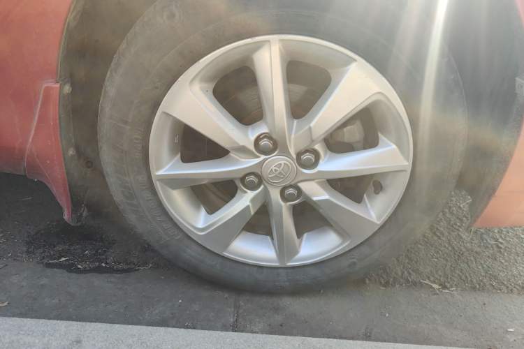 Used Toyota YARiS L Zhi Xuan 2014 1.5G Automatic Xuan Dong Edition Right Front Wheel Hub