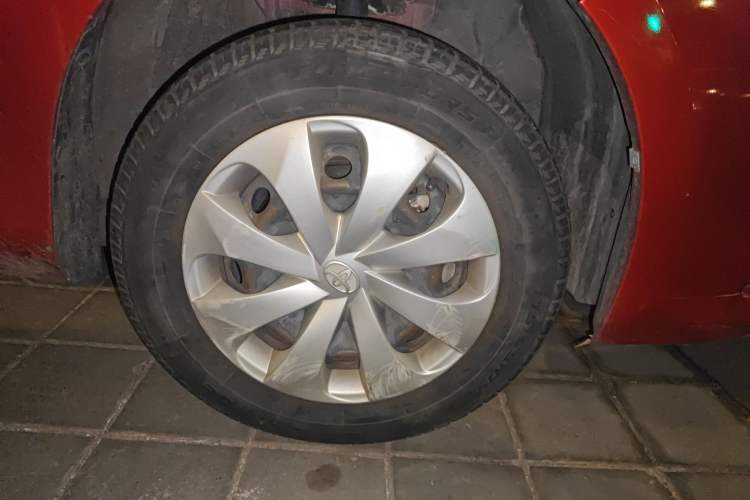 Used Toyota YARiS L Zhi Xuan 2014 1.3E Manual Charm Edition Right Front Wheel Hub
