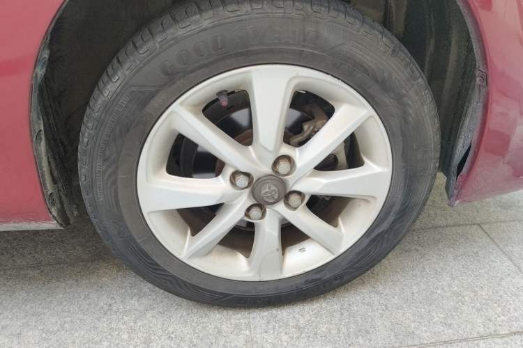 Used Toyota YARiS L Zhi Xuan 2014 1.3E Automatic Charm Edition Right Front Wheel Hub