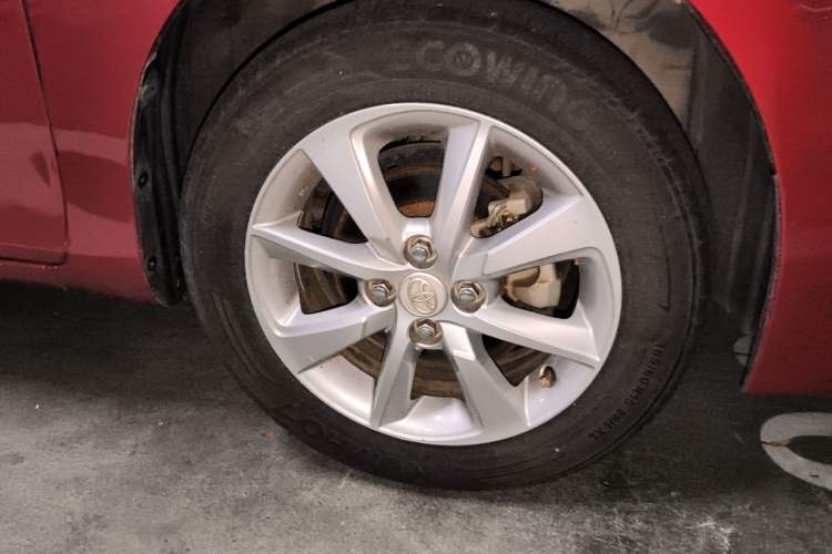 Used Toyota YARiS L Zhi Xuan 2014 1.5G Automatic Xuan Dong Edition Right Front Wheel Hub