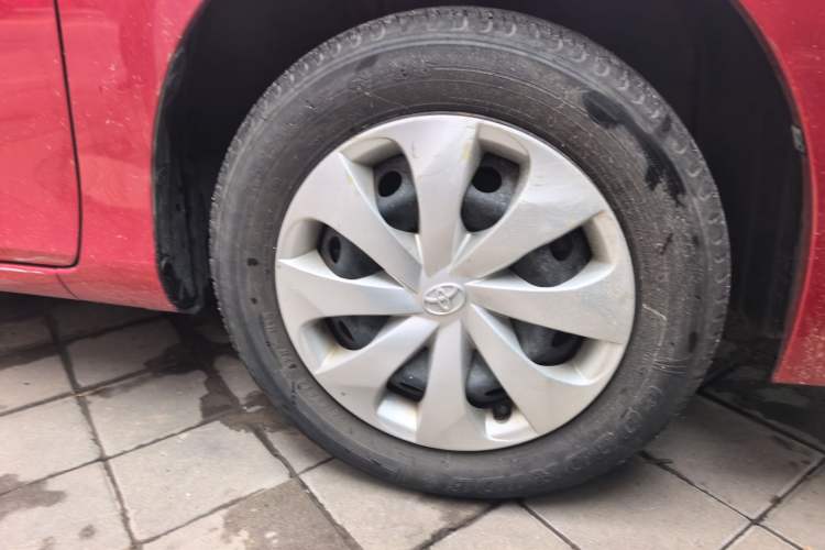 Used Toyota YARiS L Zhi Xuan 2014 1.3E Manual Charm Edition Right Front Wheel Hub