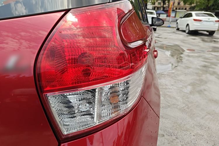 Used Toyota YARiS L Zhi Xuan 2014 1.3E Automatic Charm Edition Right Rear Taillight