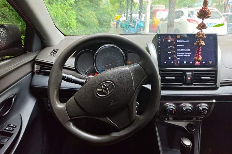 Used Toyota YARiS L Zhi Xuan 2014 1.3E Automatic Charm Edition Steering Wheel