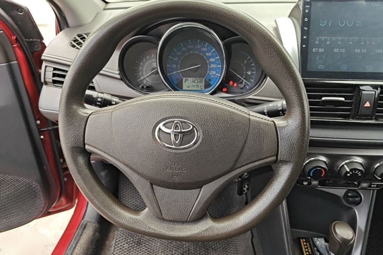 Used Toyota YARiS L Zhi Xuan 2014 1.3E Automatic Charm Edition Steering Wheel