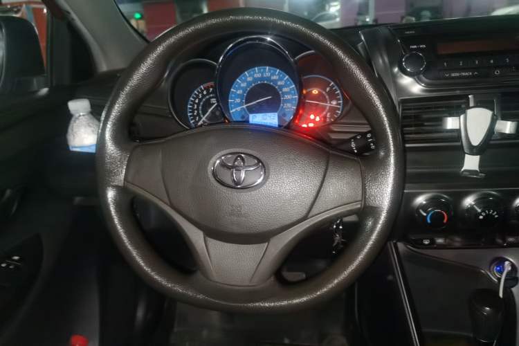 Used Toyota YARiS L Zhi Xuan 2014 1.3E Automatic Charm Edition Steering Wheel