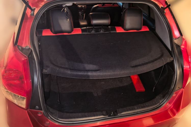 Used Toyota YARiS L Zhi Xuan 2014 1.5G Automatic Xuan Dong Edition Trunk