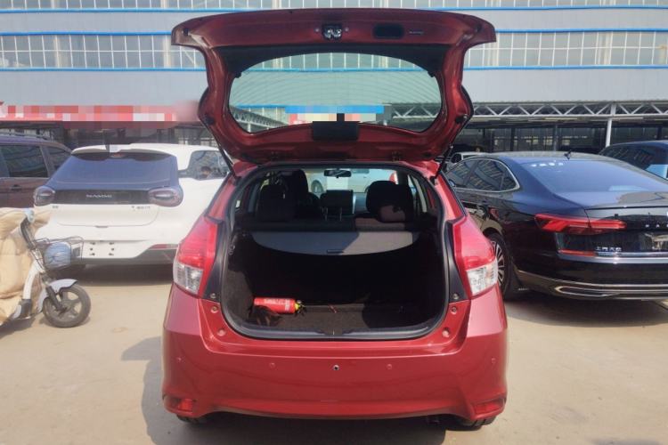 Used Toyota YARiS L Zhi Xuan 2014 1.3E Automatic Charm Edition Trunk