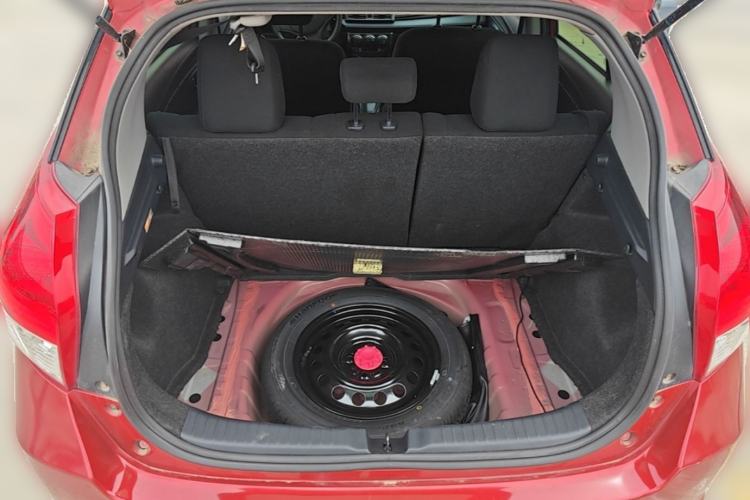 Used Toyota YARiS L Zhi Xuan 2014 1.3E Automatic Charm Edition Trunk