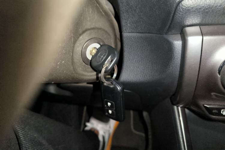 Used Toyota YARiS L Zhi Xuan 2014 1.5G Automatic Xuan Dong Edition Vehicle Key