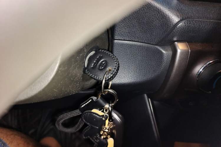 Used Toyota YARiS L Zhi Xuan 2014 1.3E Automatic Charm Edition Vehicle Key