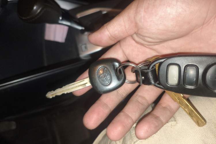 Used Toyota YARiS L Zhi Xuan 2014 1.5G Automatic Xuan Dong Edition Vehicle Key