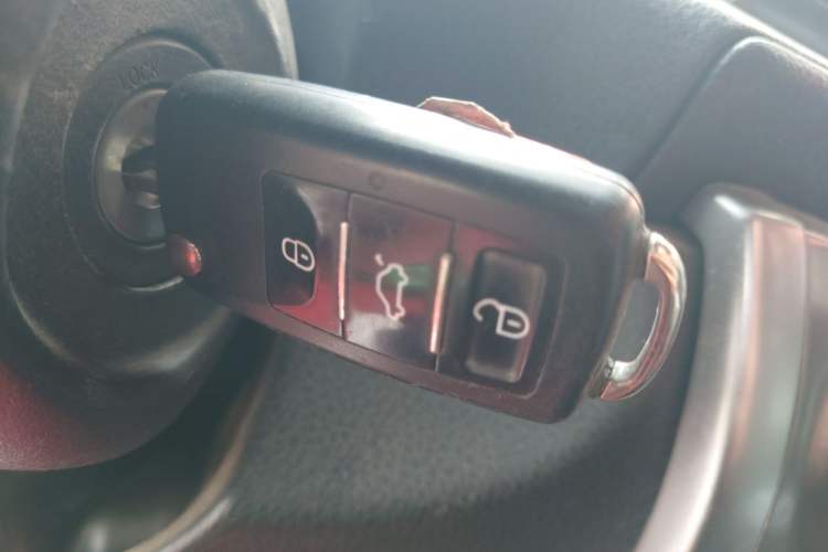 Used Toyota YARiS L Zhi Xuan 2014 1.3E Automatic Charm Edition Vehicle Key