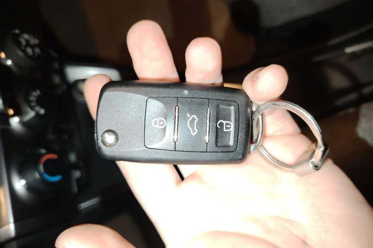 Used Toyota YARiS L Zhi Xuan 2014 1.5G Automatic Xuan Dong Edition Vehicle Key