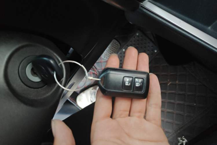 Used Toyota YARiS L Zhi Xuan 2014 1.5G Automatic Xuan Dong Edition Vehicle Key