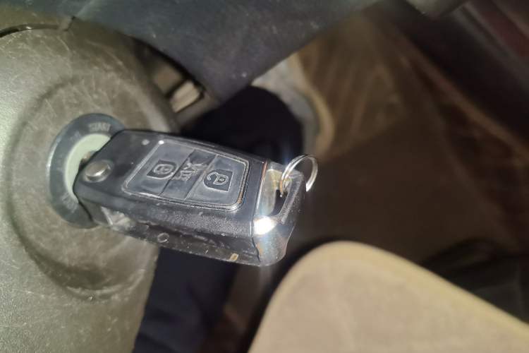 Used Toyota YARiS L Zhi Xuan 2014 1.3E Automatic Charm Edition Vehicle Key