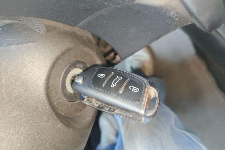 Used Toyota YARiS L Zhi Xuan 2014 1.3E Automatic Charm Edition Vehicle Key