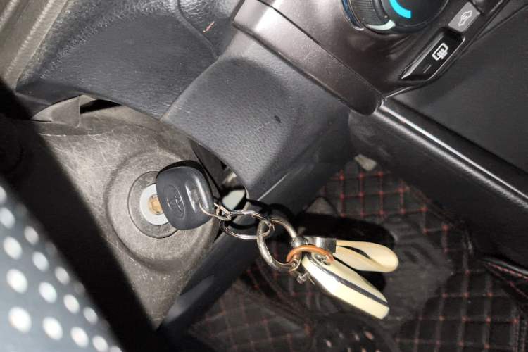 Used Toyota YARiS L Zhi Xuan 2014 1.5G Automatic Xuan Dong Edition Vehicle Key
