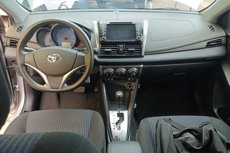 Used Toyota YARiS L Zhi Xuan 2014 1.5G Automatic Xuan Dong Edition Center Console
