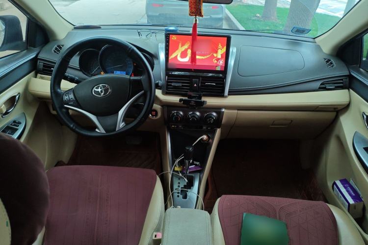 Used Toyota YARiS L Zhi Xuan 2014 1.5 GS Automatic Sharp Edition Center Console