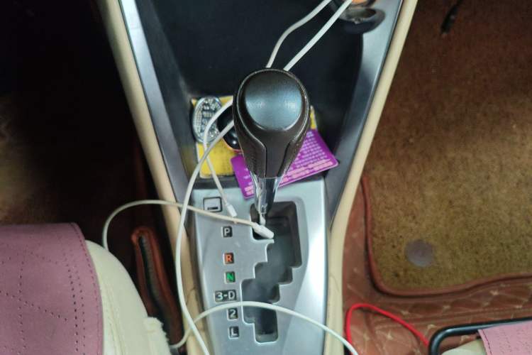 Used Toyota YARiS L Zhi Xuan 2014 1.5 GS Automatic Sharp Edition Gear Lever