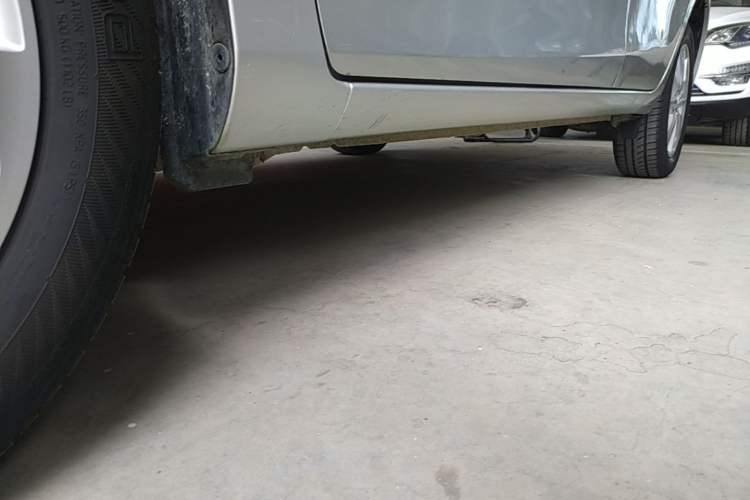 Used Toyota YARiS L Zhi Xuan 2014 1.5G Manual Xuan Dong Edition Left Side Sill