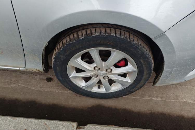 Used Toyota YARiS L Zhi Xuan 2014 1.5 GS Automatic Sharp Edition Right Front Wheel Hub
